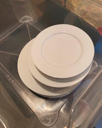 Servizio 18 piatti bianchi