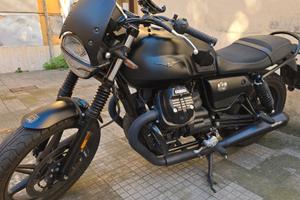 Moto guzzi v7 Stone total Black