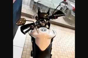 TRIUMPH TIGER 800 XR