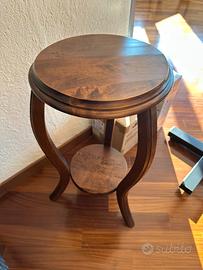 Tavolino in legno massiccio