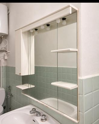 Specchio da bagno con mobiletto, mensole e luci