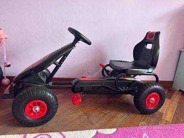 Macchina Go Kart Rosso e Nero