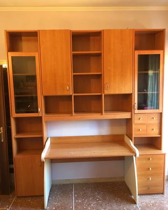 Mobile libreria con vetrine e scrivania