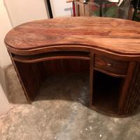 Scrivania in puro legno massiccio