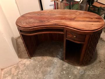 Scrivania in puro legno massiccio