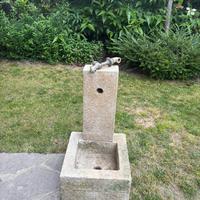 Fontana in pietra granitica artgianale valbrembana