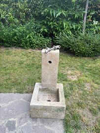 Fontana in pietra granitica artgianale valbrembana