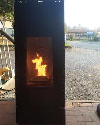 Stufa a pellet Caminetti Montegrappa