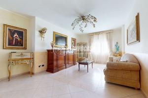 In zona Posta, comodo trivani con ampia area depos