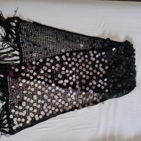 sciarpa stola nera con applicazioni 