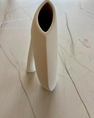 Vaso scultoreo di design LineaSette bianco