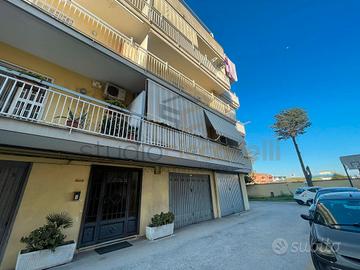 Appartamento 3 Vani Con Box Auto In Parco Privato