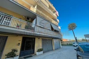 Appartamento 3 Vani Con Box Auto In Parco Privato