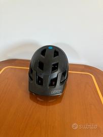 Casco MTB Leatt DBX 1.0 M