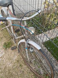 Bici vecchia da restaurare