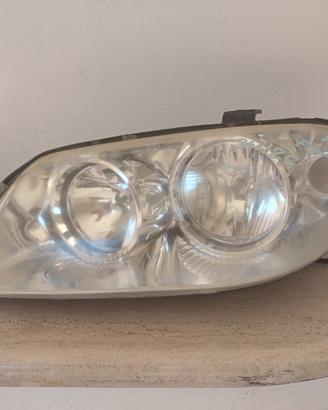 Faro anteriore SX Fiat Punto