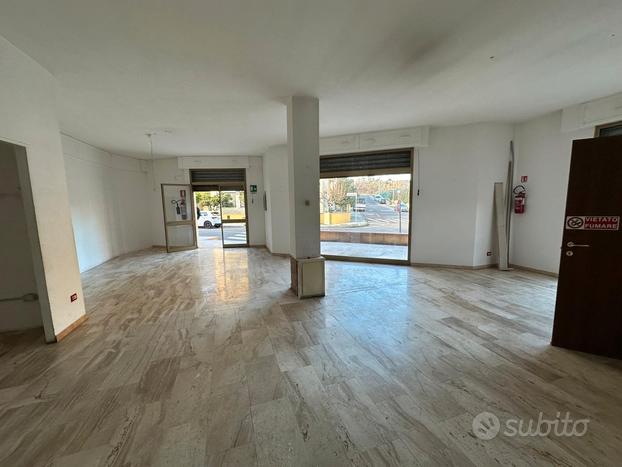 Locale commerciale in Via Francesco Cucca n.1