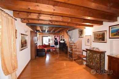 Rif.DG179| casa ind. vidor