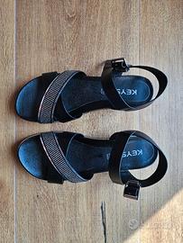 Sandali Keys neri, brillantini e dettagli metal