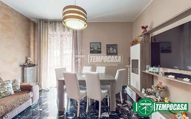 LUMINOSO APPARTAMENTO CON 3 CAMERE DA LETTO!!!