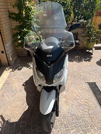 Scooter Yamaha x max 250