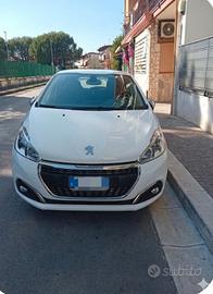 Peugeot 208 GT line 
