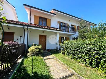 VILLA A SCHIERA A SAN MAURO TORINESE