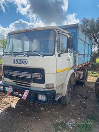 Iveco 110-14 ribaltabile trilaterale