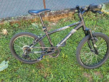 Bicicletta Rockrider ST500