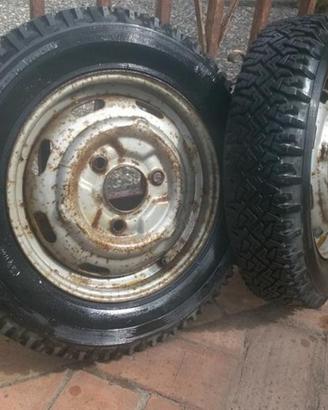 DAF 55 e 44 anche Renault R4 Gomme e Cerchi 3 fori