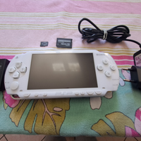 PSP 1004 + caricabatterie + memory stick 64 gb