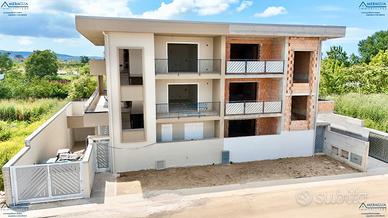 Intero Stabile di 3 appartamenti allo stato grezzo