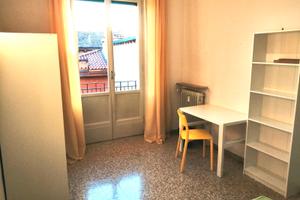 Veronetta - singola con balcone solo ragazze