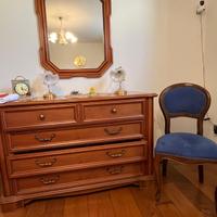 Cassettone, specchio e comodini in massello