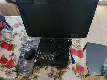 PC desk + mouse e tastiera+ monitor+cavi vari