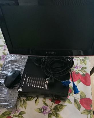 PC desk + mouse e tastiera+ monitor+cavi vari
