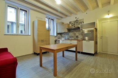 CASA DI CORTE A SEDRIANO