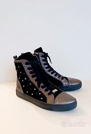 Scarpe con borchie metalliche taglia 39