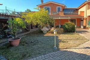 PORZIONE DI QUADRIFAMILIARE A FABRICA DI ROMA