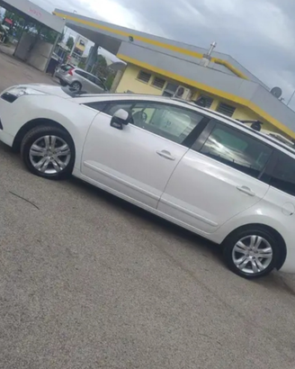 Peugeot 5008 7 posti