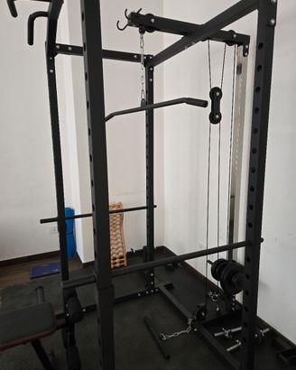  Power Rack, Panca regolabile e pesi.