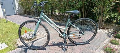 Bicicletta mountain-bike da donna