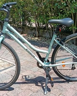 Bicicletta mountain-bike da donna