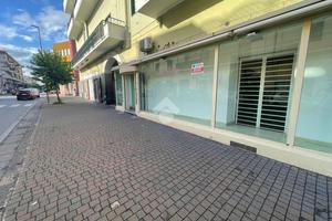NEGOZIO A AFRAGOLA