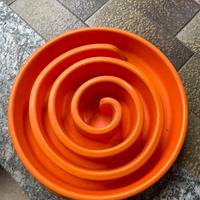 Ciotola anti-ingozzamento a spirale