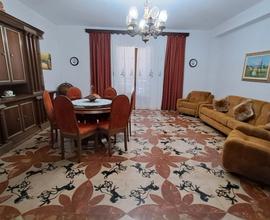 Grande appartamento vicino al mare