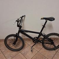 BMX nera usata