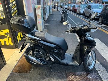 Honda SH 125 - 2022 euro 5 - PERMUTE