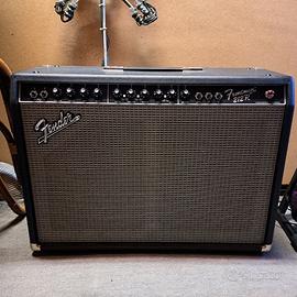 Amplificatore Fender Frontman 212R 100W coni 2x12
