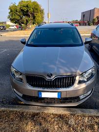 Octavia Wagon 2.0 tdi Ambition 150cv dsg E6